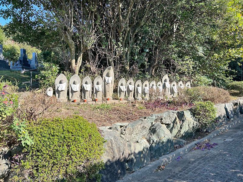 半田市営 成岩墓地