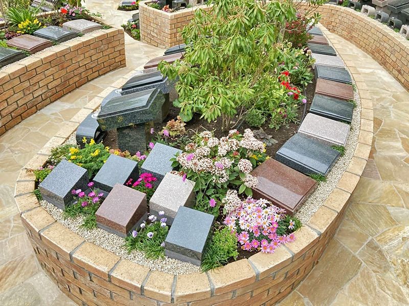 1名または2名でご利用いただける華区画（手前）