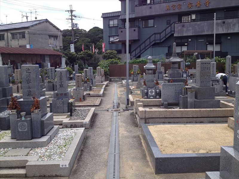 小山共同墓地