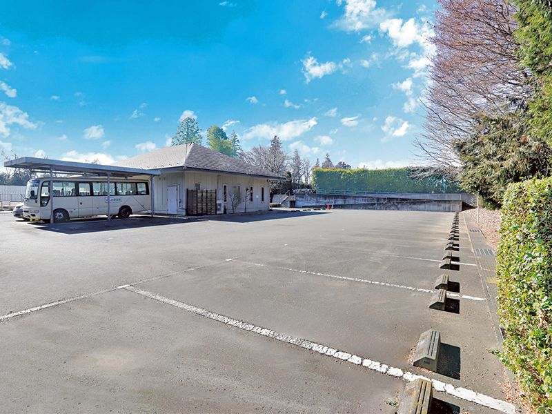 広大な駐車場　お盆・お彼岸でも安心です。