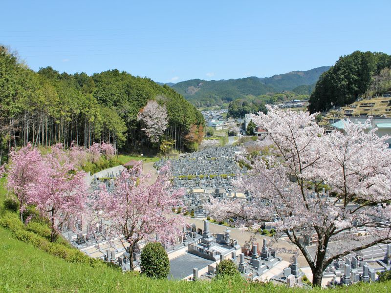 壷阪山霊園