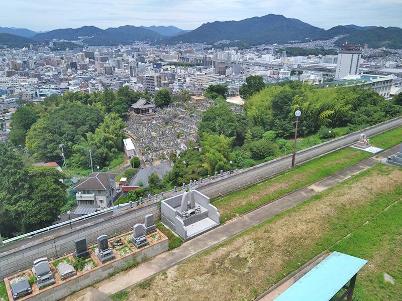 黄金山墓苑