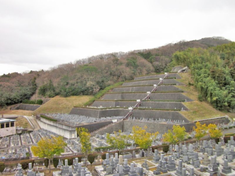 竜の子霊園