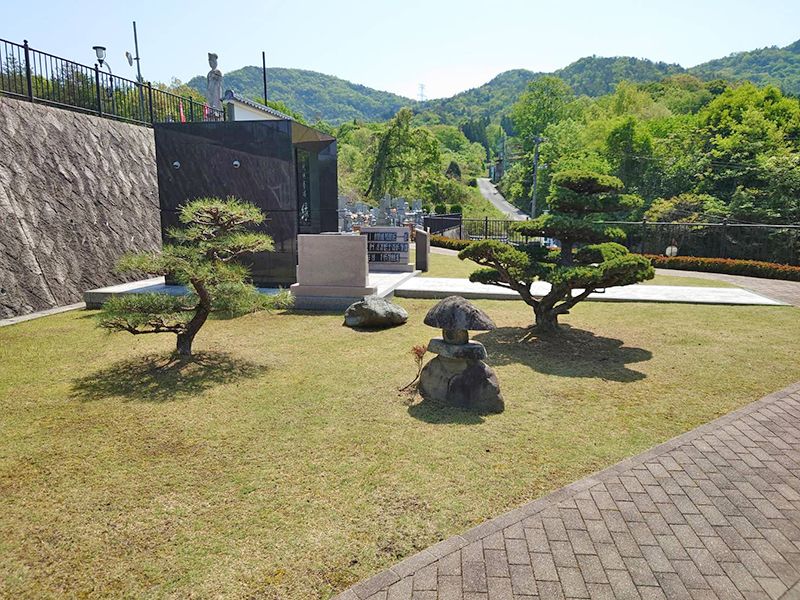 薬師院沼田墓苑