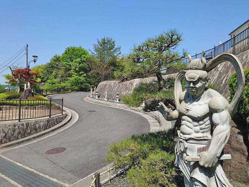 薬師院沼田墓苑
