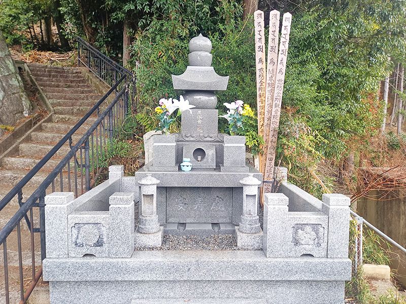 大雲寺 安寿塔