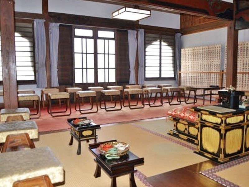 本堂内陣