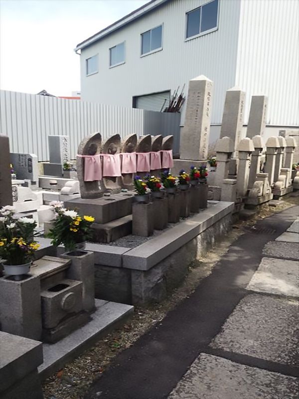 茨田大宮墓地　敷地内にあるお地蔵様