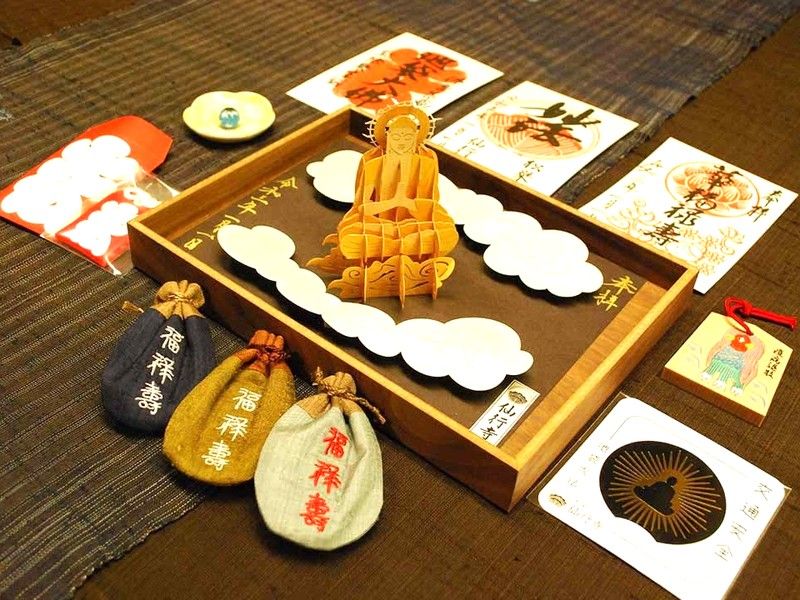 売店では御朱印やお守りやその他仙行寺独自の商品を販売しております