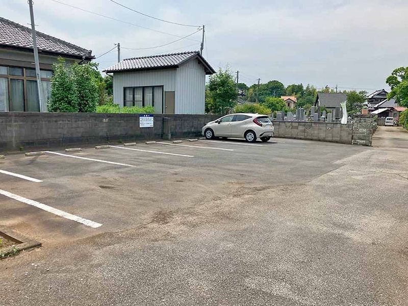 園内駐車場