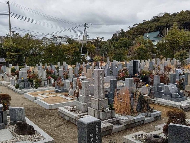 實相寺墓苑 