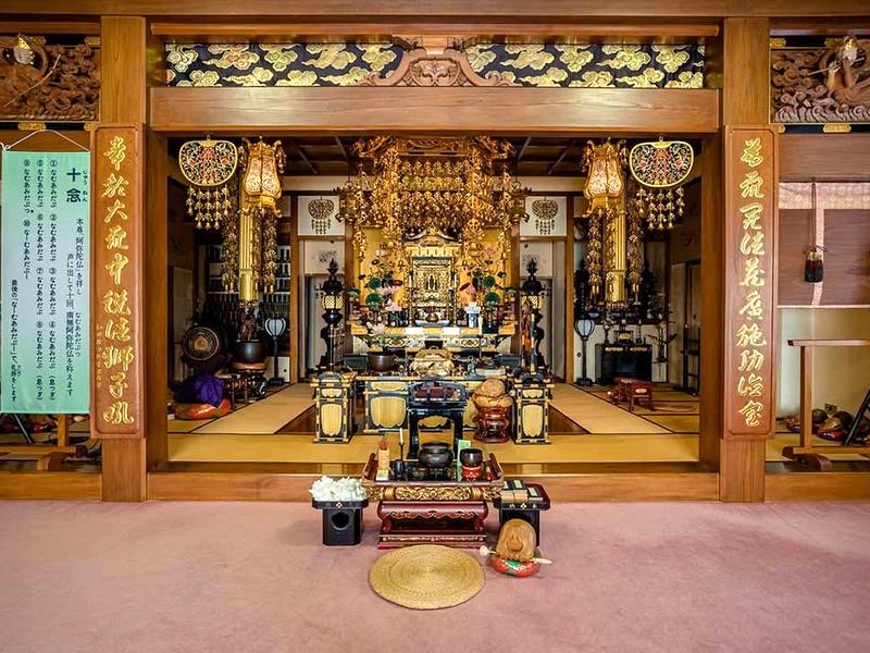 王子善光寺・永代供養納骨塔『やすらぎの塔』