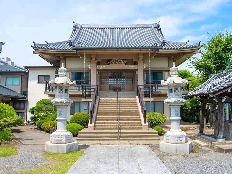 開創から約500年の歴史を誇る真言宗の寺院です