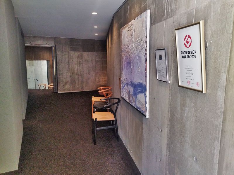 エントランスはまるで美術館