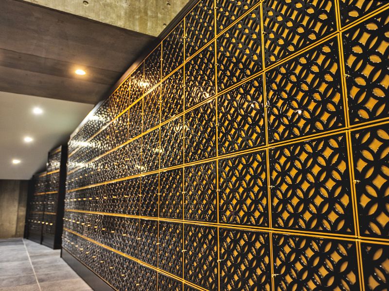 箱型納骨壇は七宝（しっぽう）文様です