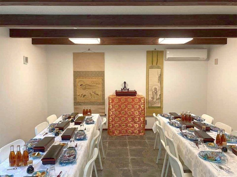 鶴ヶ峰霊園 猿楽寺 個別永代供養墓室内納骨「静林堂」