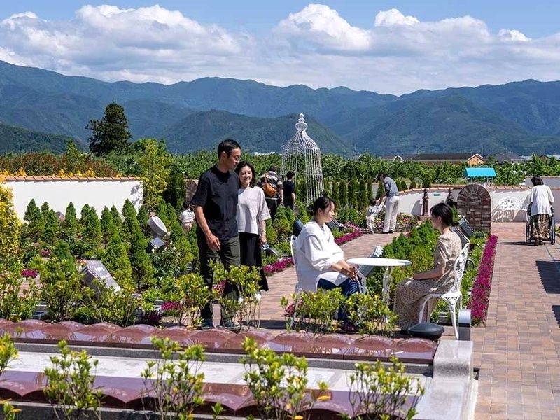 お参りしやすい園内