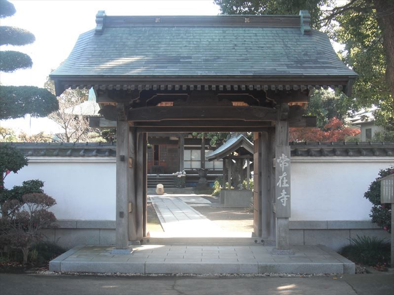 常在寺　厳かな山門