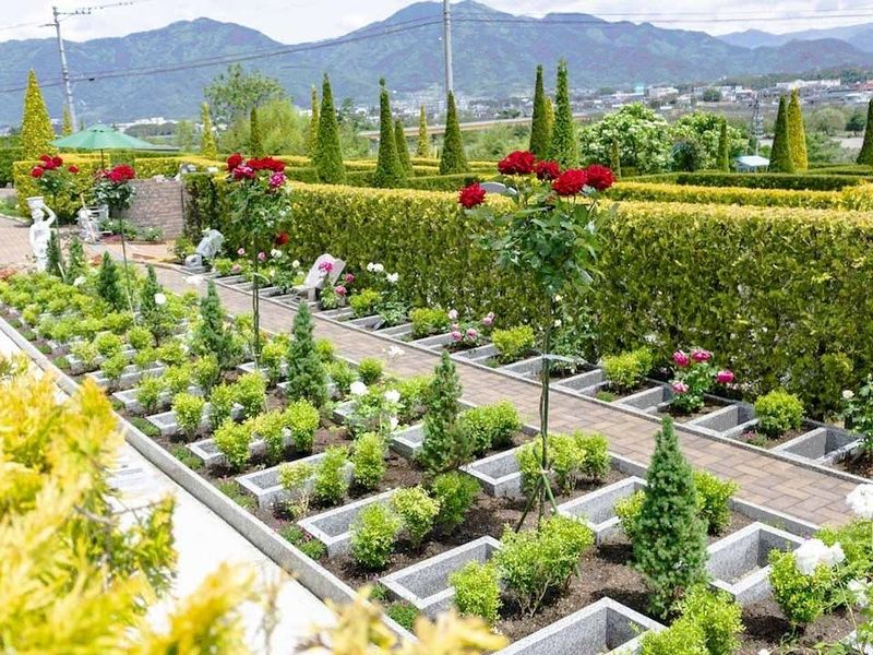 現在の満足と将来の安心をお約束　家族４人まで眠れる永代供養墓