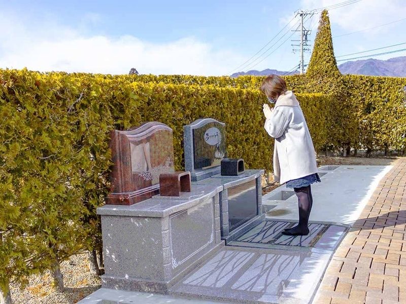 立ったままお参りできる一般墓が誕生！