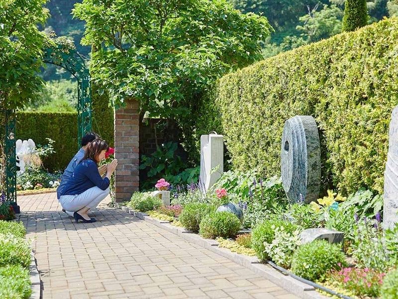 『一般墓』花に癒され緑に憩い、訪れるたびに心が躍るような環境空間に迎え入れてくれます
