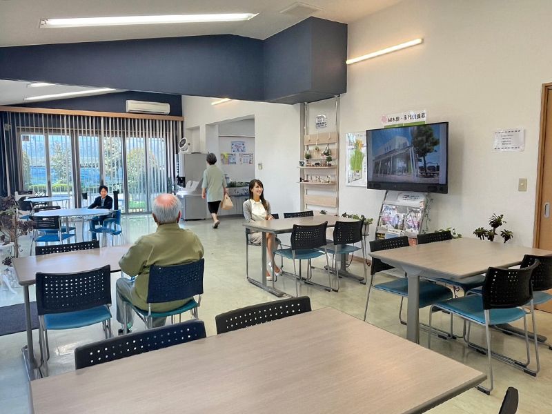 管理事務所の室内休憩所