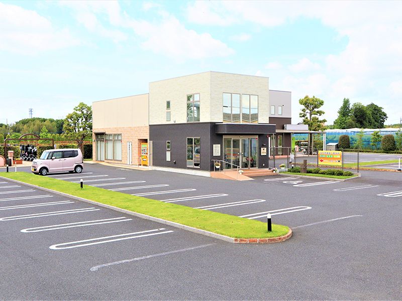 霊園内の駐車場（100台以上OK）